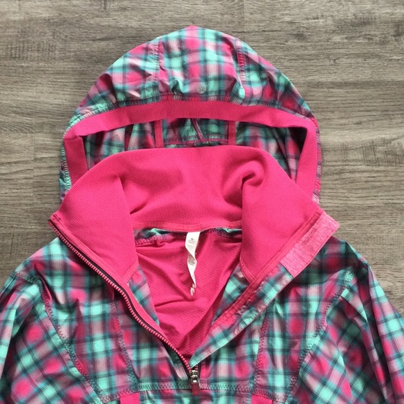 Lululemon - Run Reflection Half Zip Jacket - Senorita Pink Plaid - Picture 4 of 11